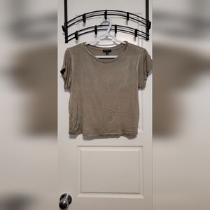 Olive green/grey cropped tee